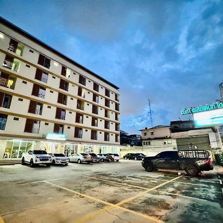 Nicha Residence Hotel Bangkok Luaran gambar