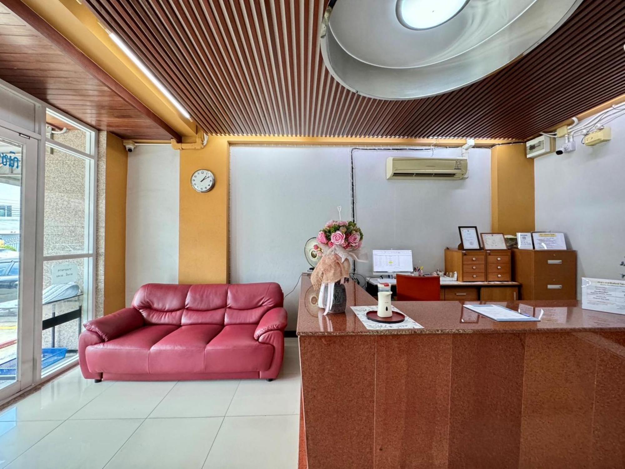 Nicha Residence Hotel Bangkok Luaran gambar