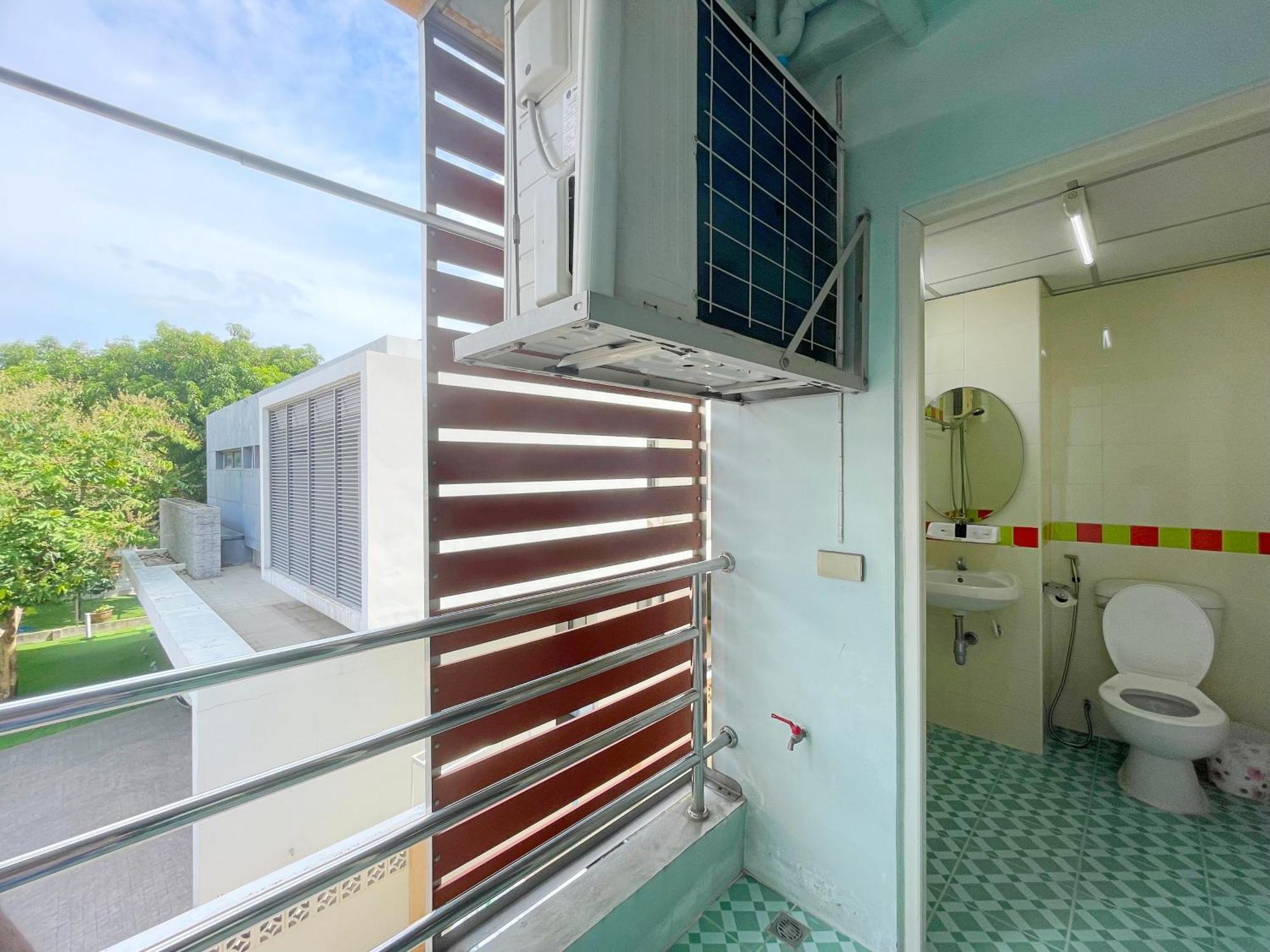 Nicha Residence Hotel Bangkok Luaran gambar