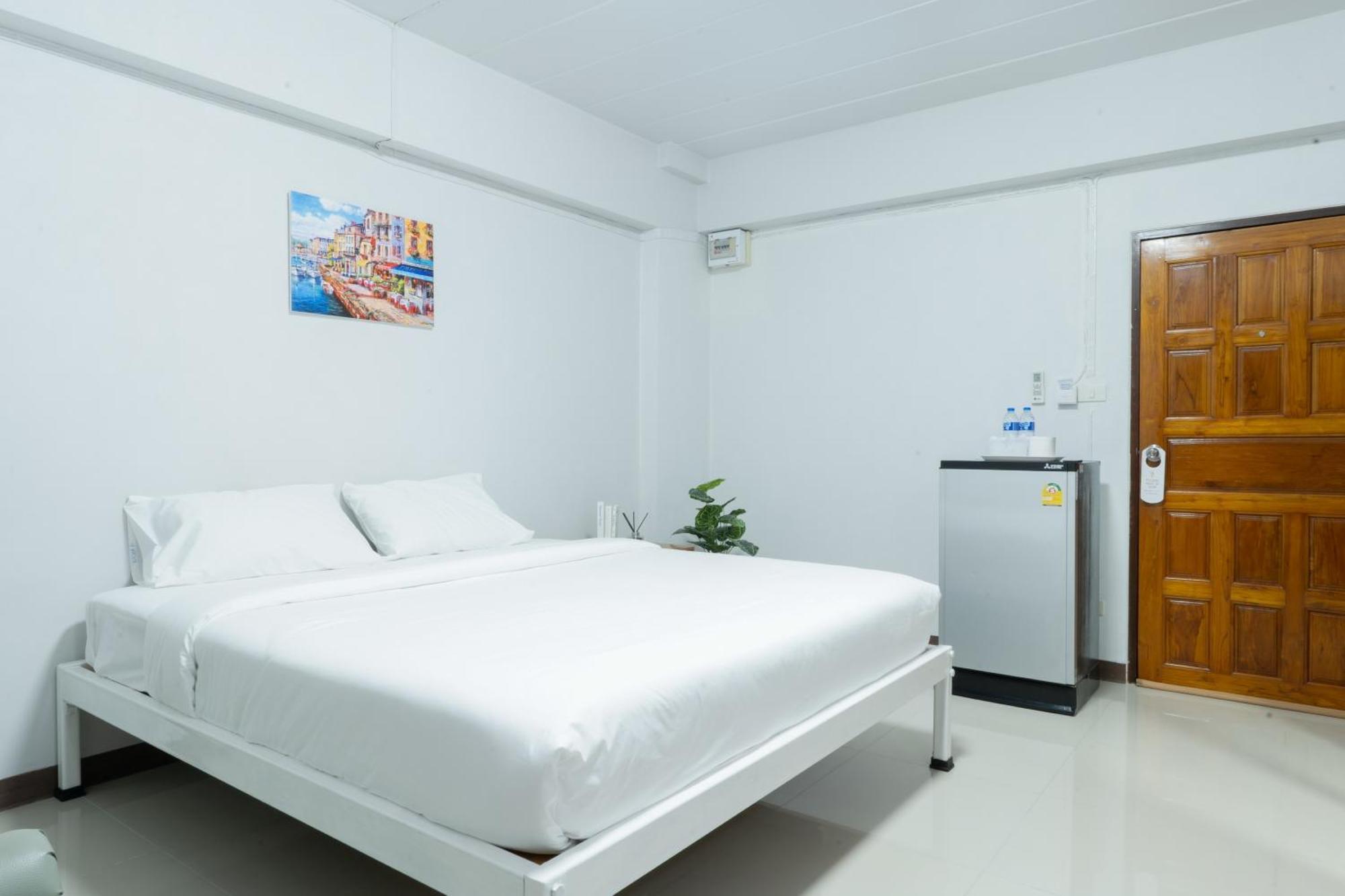 Nicha Residence Hotel Bangkok Luaran gambar