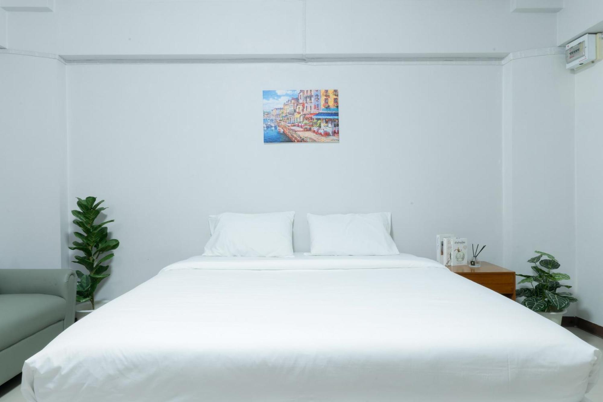 Nicha Residence Hotel Bangkok Luaran gambar