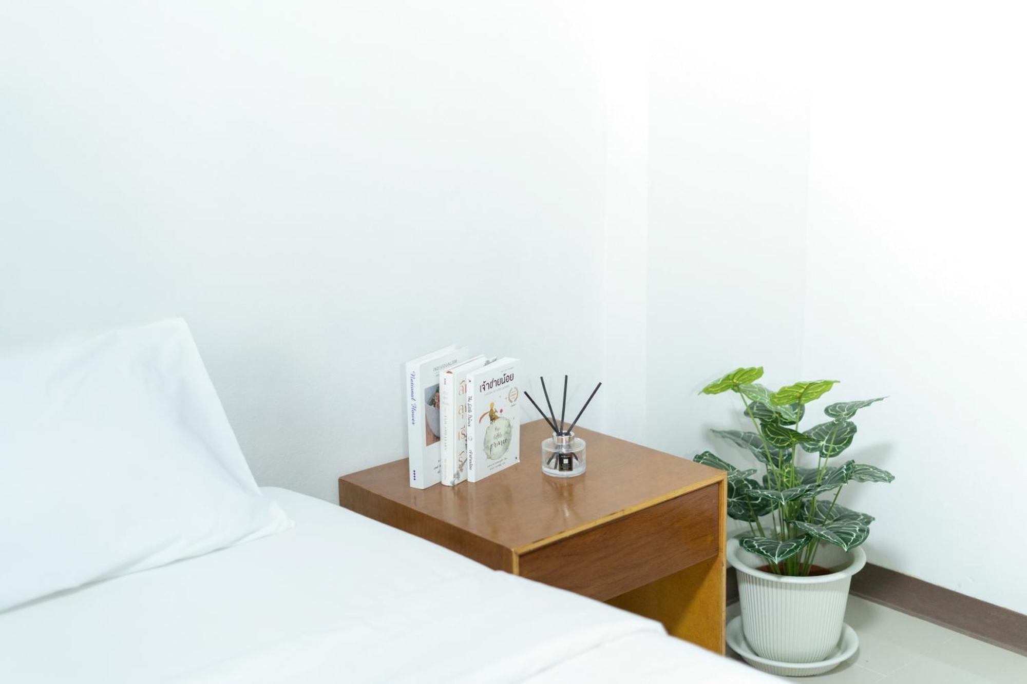 Nicha Residence Hotel Bangkok Luaran gambar