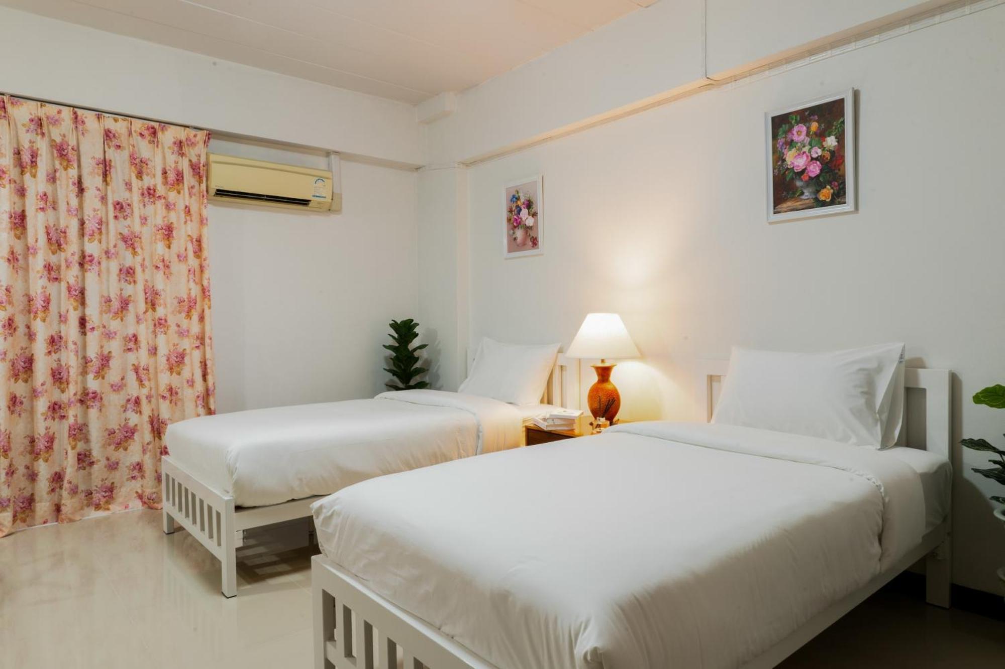 Nicha Residence Hotel Bangkok Luaran gambar